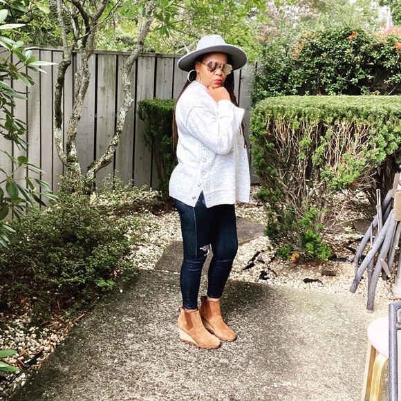 Logan Round Neck Tunic Sweater - Picture 3 of 7